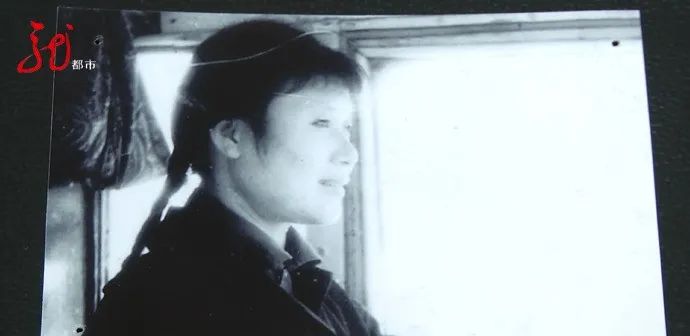 DƬ